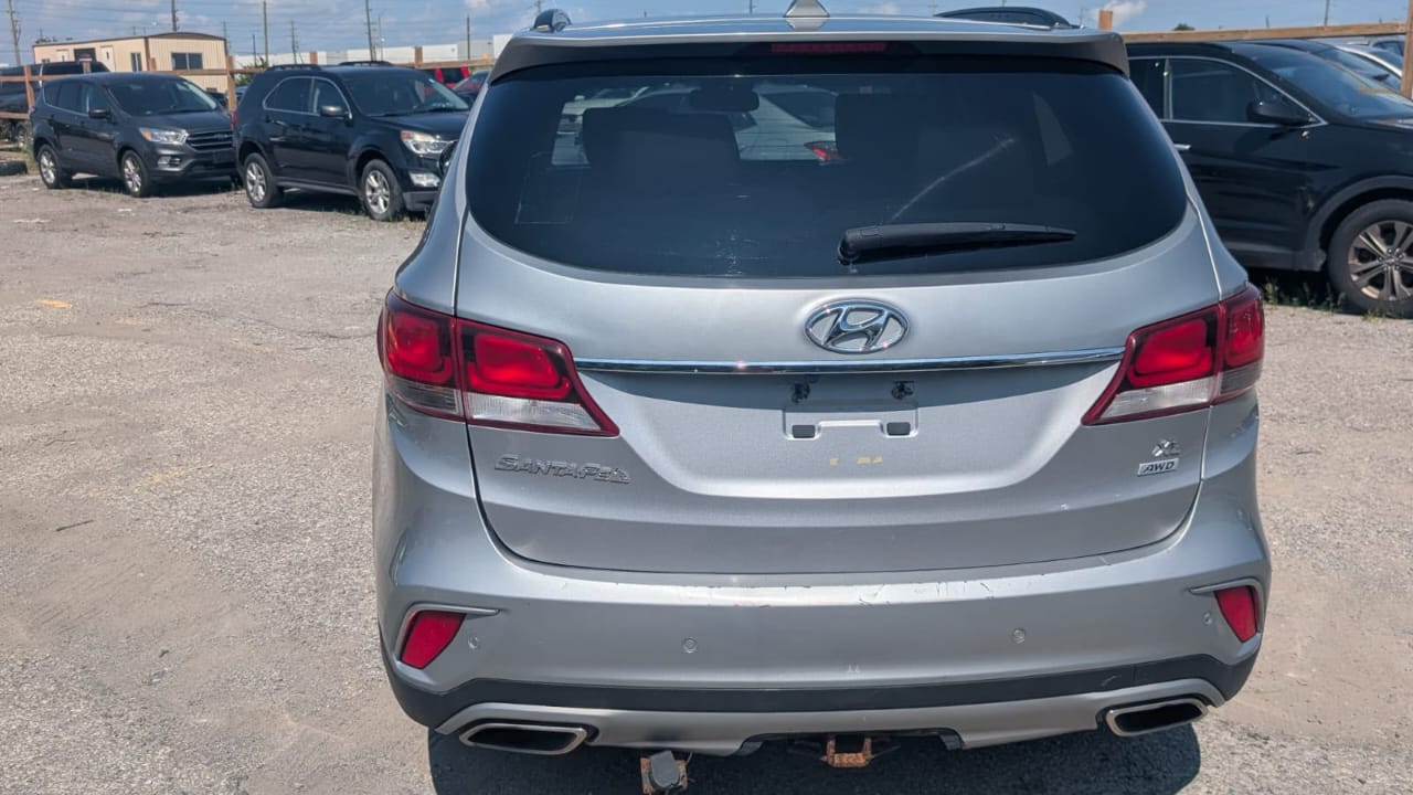 2017 Hyundai Santa Fe side view